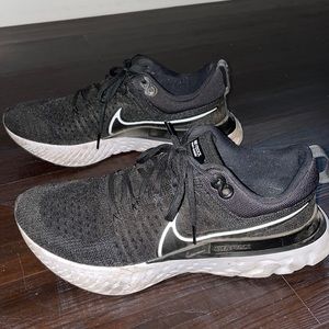 Nike react infinity fly knit shoes